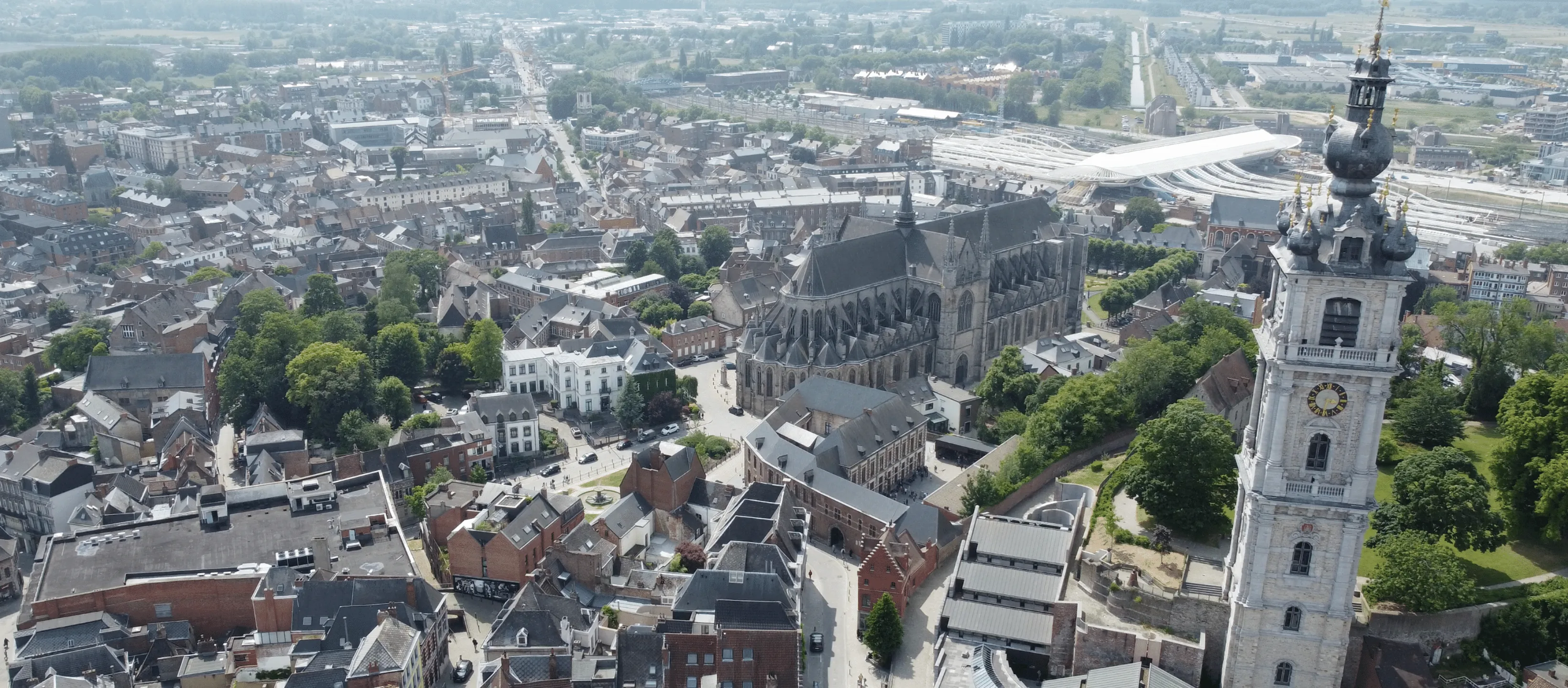 Vue de Mons et de la collégiale Sainte-Waudru